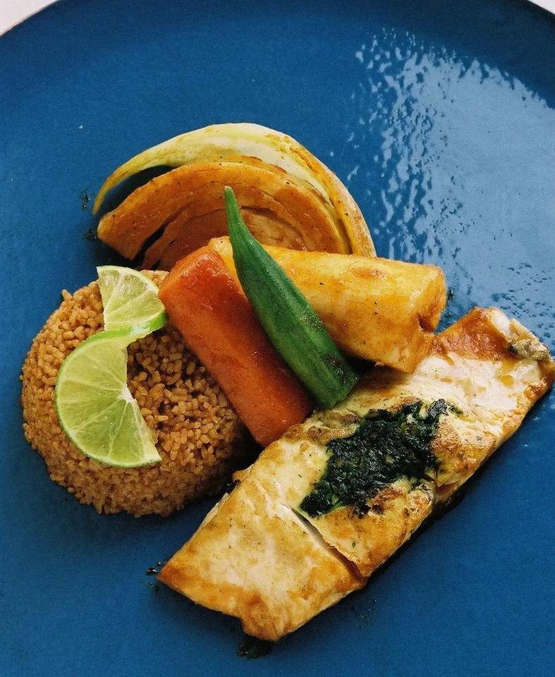 Un plat de poisson et de riz à la sénégalaise